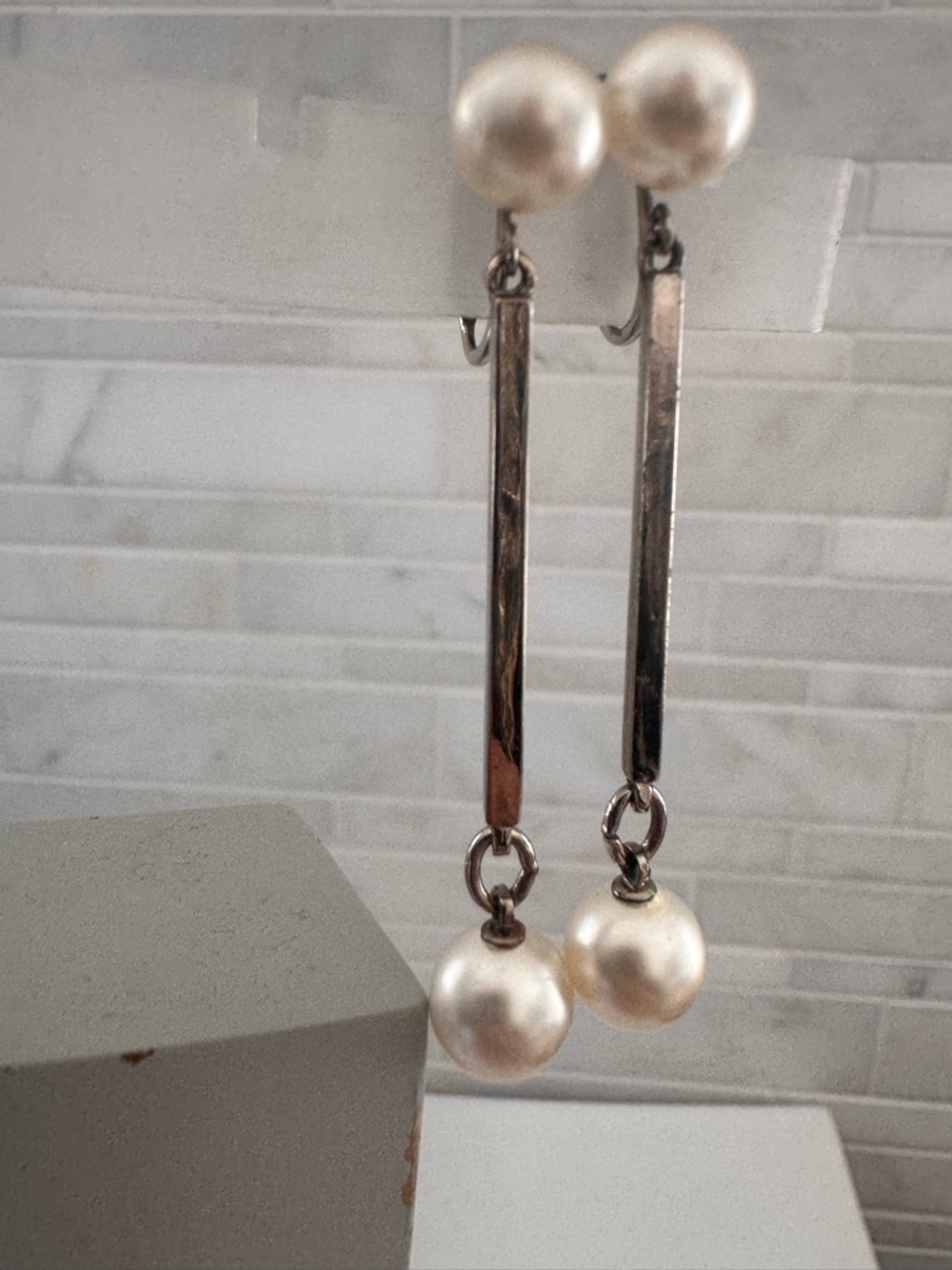Vintage silver-toned dangle drop earrings faux pearl by Richelieu